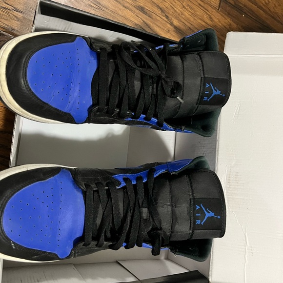 Air Jordan 1 High - Picture 2 of 3